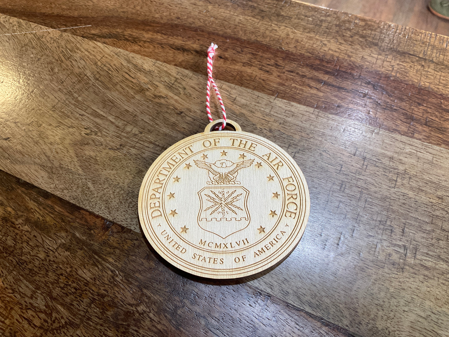 U.S. MILITARY WOOD ORNAMENT (1pc)