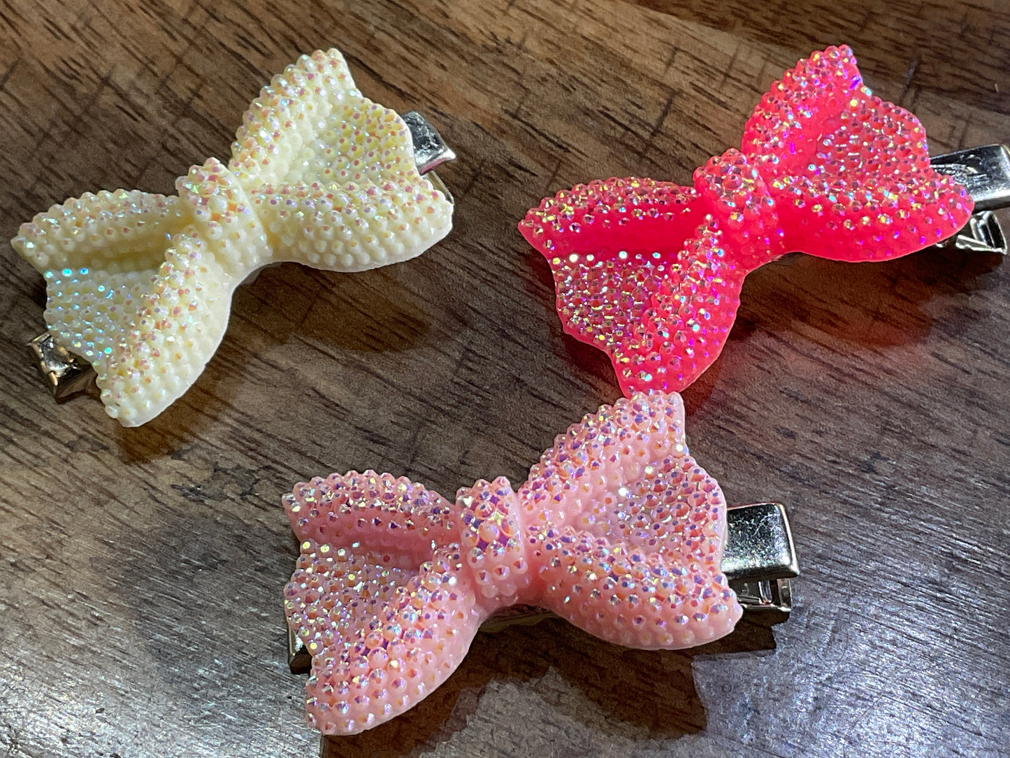 GLITTER BOW CLIP