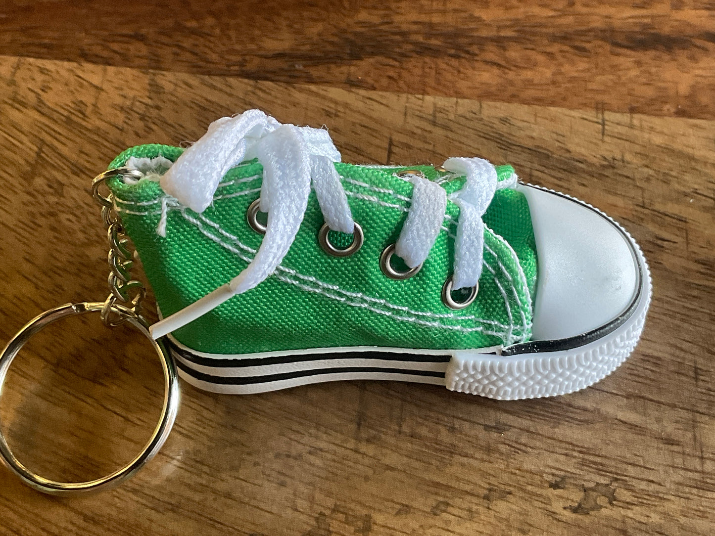 CONVERSE SHOE KEYCHAIN