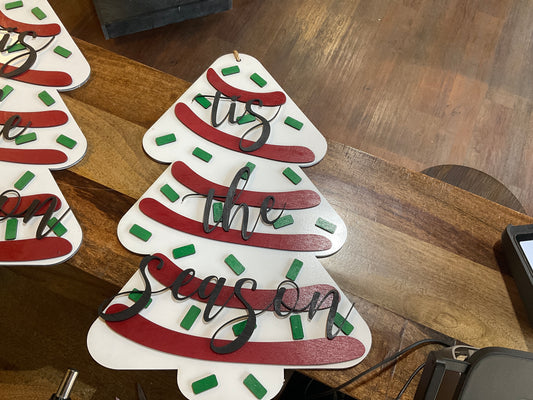 CHRISTMAS TREE CAKE DOOR SIGN