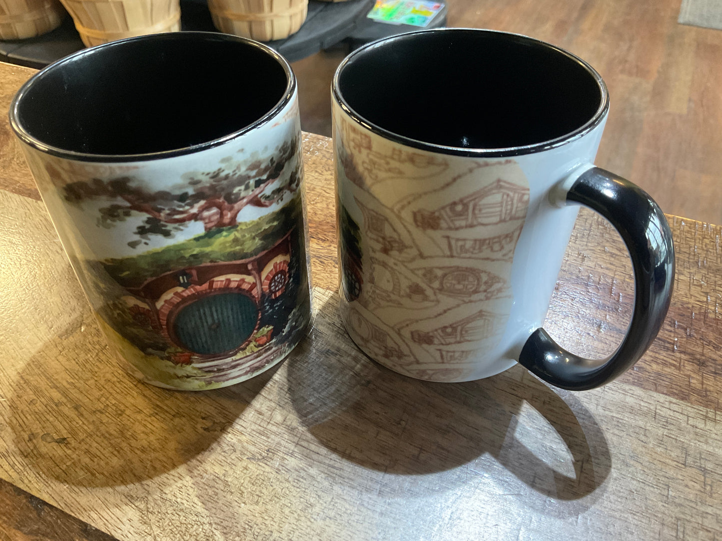 LOTR-BAG-END MUG