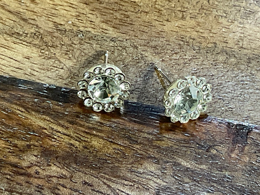 Rhinestone stud earrings
